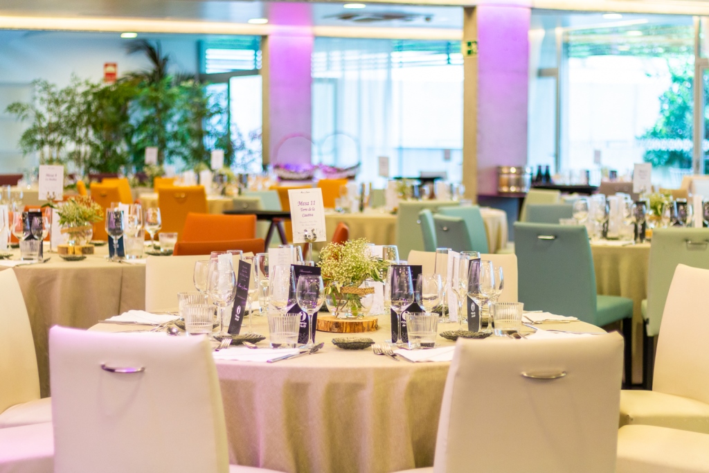 boda granada de la o eventos Montaje salón interior para boda en De la O Eventos Granada.