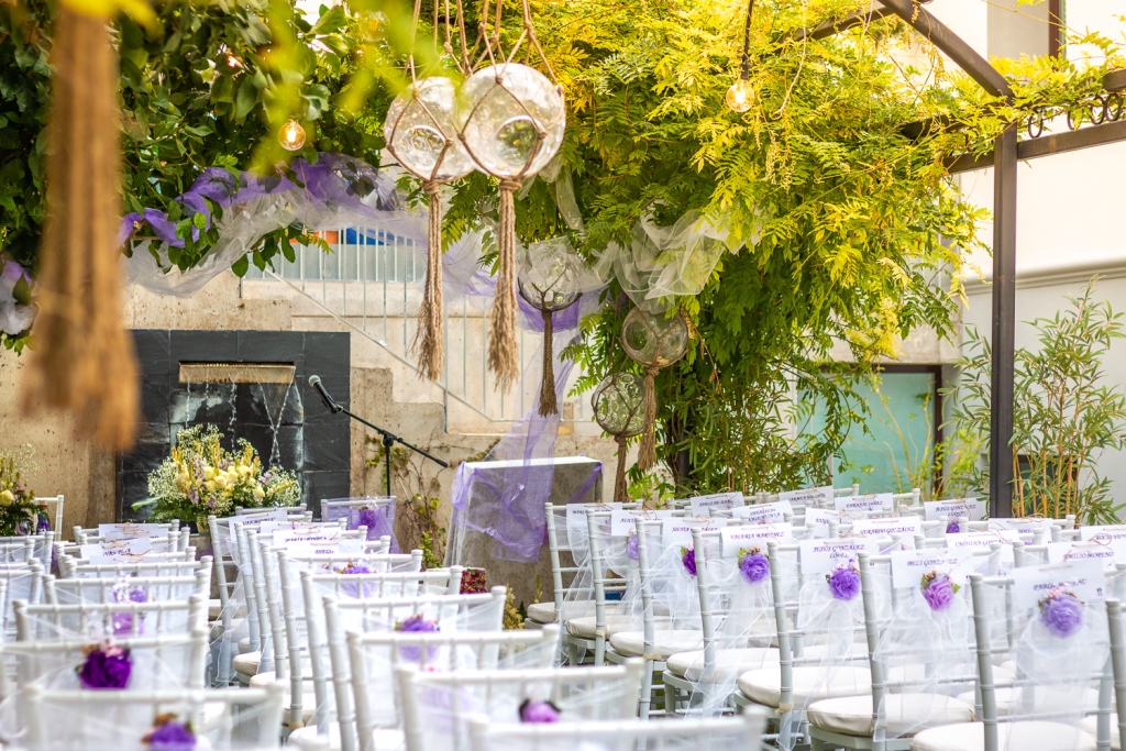 Ceremonia civil exterior Granada Ceremonia civil exterior Granada, en de la o eventos. Detalles invitados.